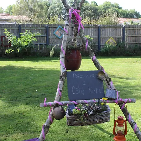 بيت للعطل Dans Un Jardin Arbore